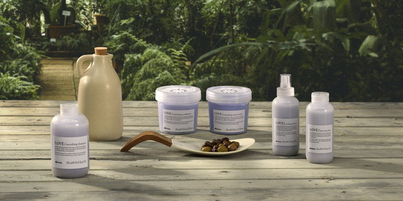 Straight hair: perfectly smooth with fizz-fighting products